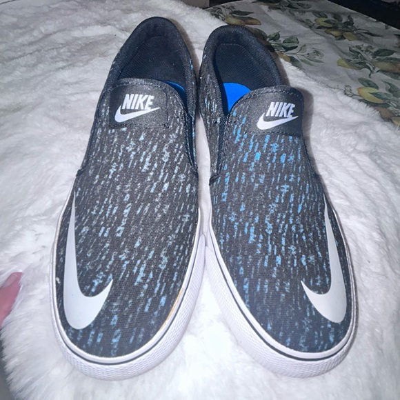 Nike Toki Slip On TXT Print  Athletic Sneakers 6Y - Picture 1 of 6